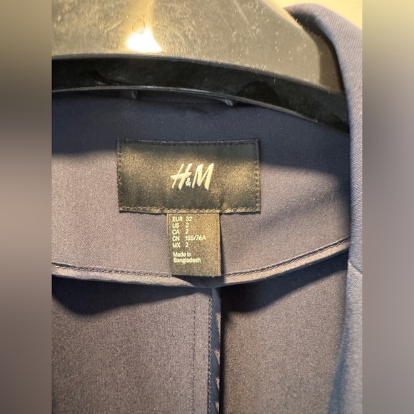 H&M Women's Soft open Dark Blue Blazer - Picture 3 of 5